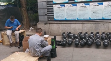 疊片污水處理器，正在裝配